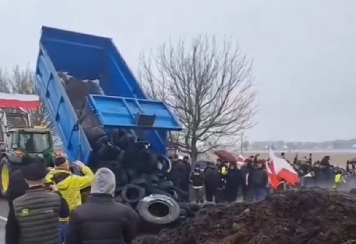 Польские фермеры затруднили поступление военной помощи в Украину. Фото - Телеграм